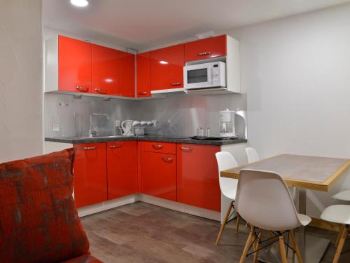 Photo de la galerie de l'établissement Appartement rénové lumineux 2 pièces · Centre station La Plagne · Balcon · Animaux admis - FR-1-181-1984, à La Plagne Tarentaise