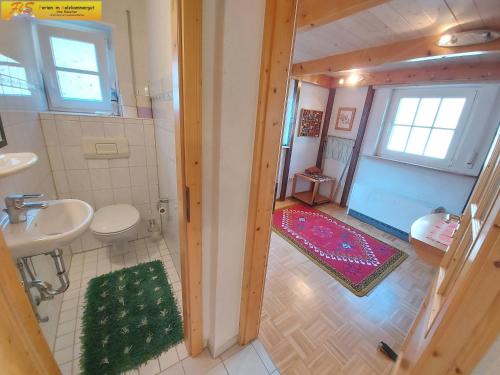 Kúpeľňa v ubytovaní Ferienhaus Almrausch