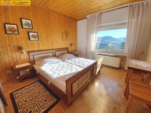 Posteľ alebo postele v izbe v ubytovaní Ferienhaus Almrausch