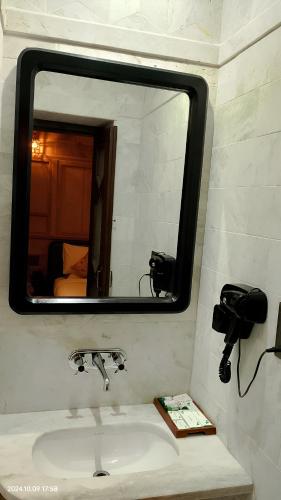 Un baño de Guulab Haveli - Opp Fort
