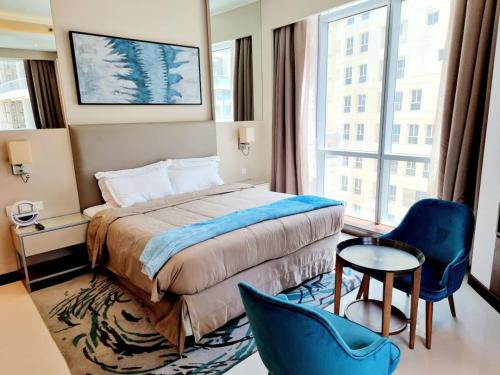 Luxury Three Bedroom Apt