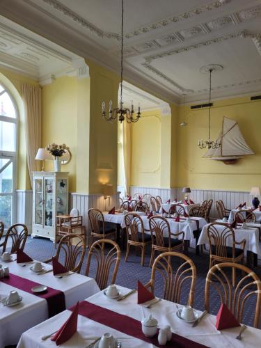 Hotel Schweriner Hof by ANS photo 77