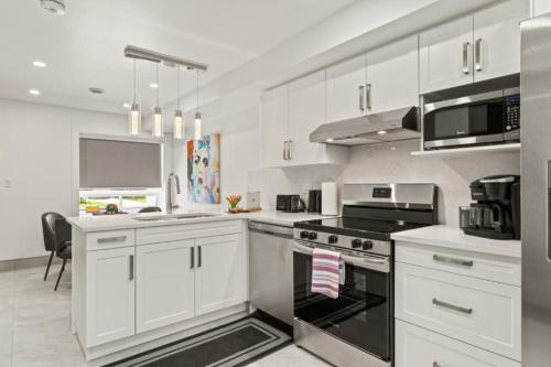 Gallery image of Luxury 3 level 3 Bedroom 171-12 Condos in Leamington