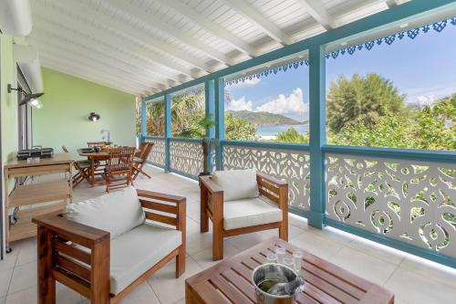 Sandy beach apartment, 2 bdr right on the beach!