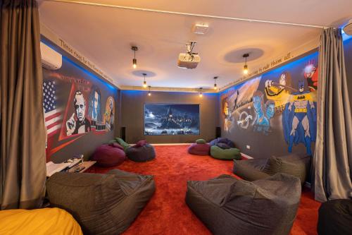 Posezení v ubytování Villa Rivendell Excelsior - Casino, Cinema, Tennis