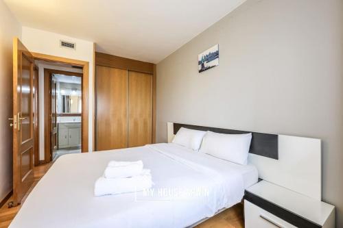 MyHouseSpain - Apartamento con Parking Caja Mágica