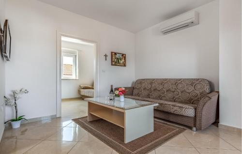 2 Bedroom Gorgeous Apartment In Medulin