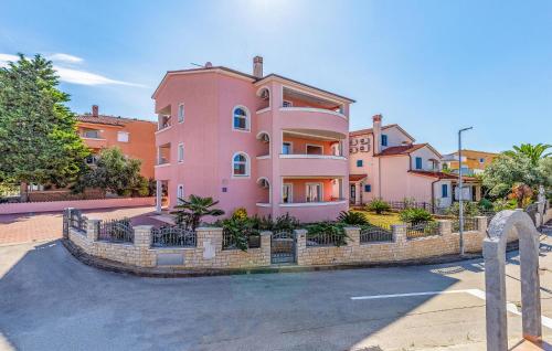 1 Bedroom Nice Apartment In Medulin