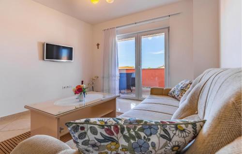 Gorgeous Apartment In Medulin