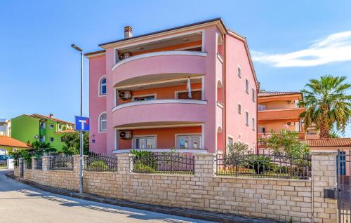 2 Bedroom Awesome Apartment In Medulin