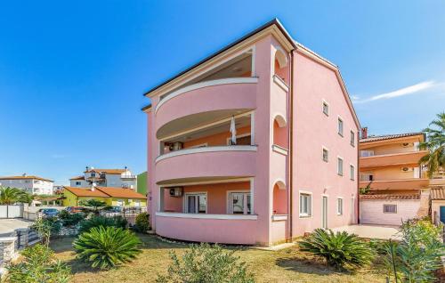 1 Bedroom Cozy Apartment In Medulin