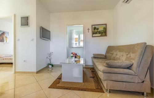 Stunning Apartment In Medulin