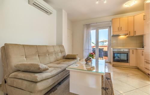 Stunning Apartment In Medulin