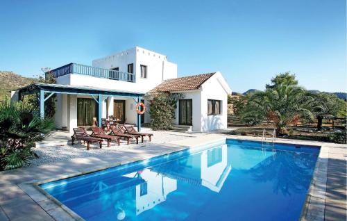 Stunning Home In Argaka With Wifi