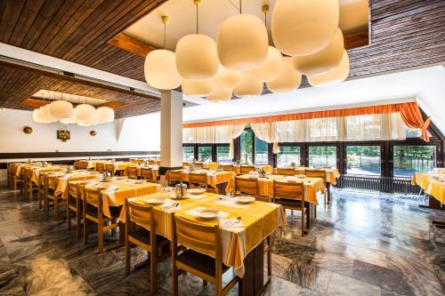Restoran atau tempat lain untuk makan di Rekreační zařízení Trnávka