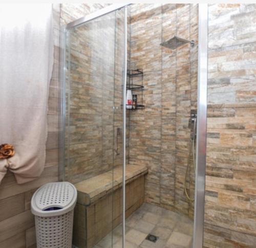 A bathroom at CASA DI ALICE A 250 METRI DAL MARE