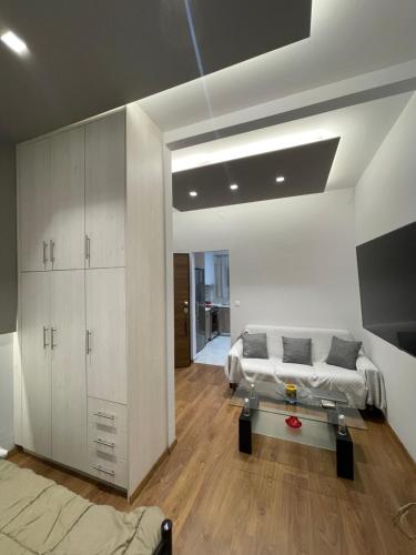 Bonas House
