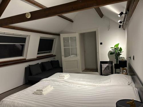 Postel nebo postele na pokoji v ubytování Luxury 6pers appartement Abcoude