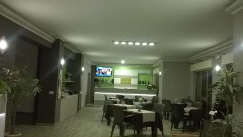 ChrisMare Hotelにあるレストランまたは飲食店