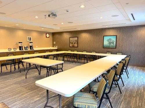 Ärikülastajate ala ja/või konverentsiruum majutusasutuses Hampton Inn & Suites Saint Paul Oakdale Woodbury