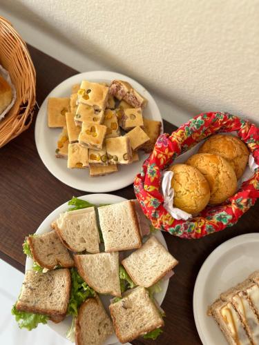 Makanan di atau berdekatan inn ini