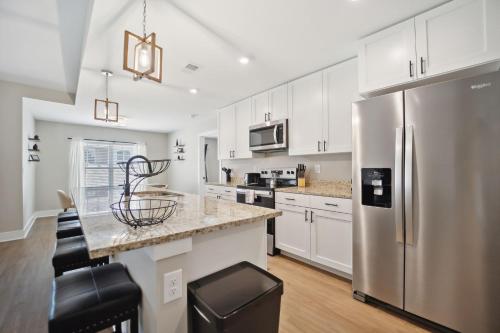 Η κουζίνα ή μικρή κουζίνα στο 6 Condos in Traverse City