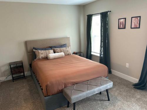 Ένα ή περισσότερα κρεβάτια σε δωμάτιο στο 6 Condos in Traverse City