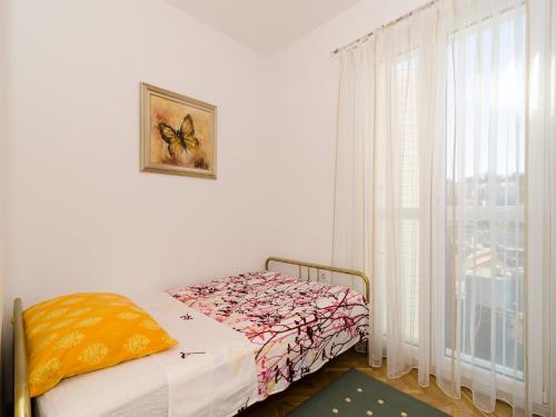 Apartment Iva - Two-Bedroom Apartment with Balcony and City View