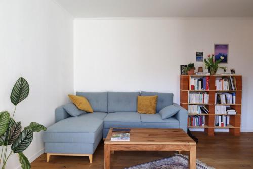 Photo de la galerie de l'établissement Appartement vue jardin proche canal Saint-Martin, à Paris