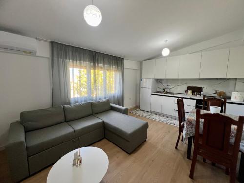 Sunny Apartment Tirana