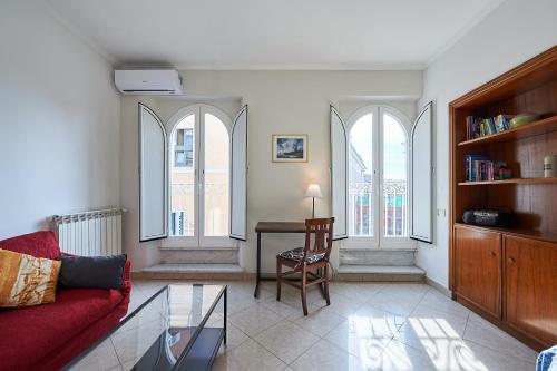 Close to the Spanish Steps, WIFI, Air Cond, 2 bedrooms