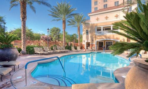 Bazén v ubytování Grand Desert Las Vegas by HelloVacay nebo v jeho okolí