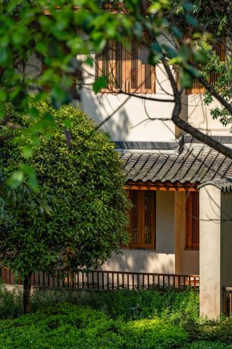 Jardín al aire libre en Six Senses Qing Cheng Mountain