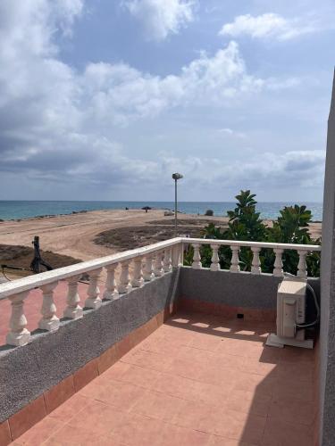 Fräsch duplex med havsutsikt