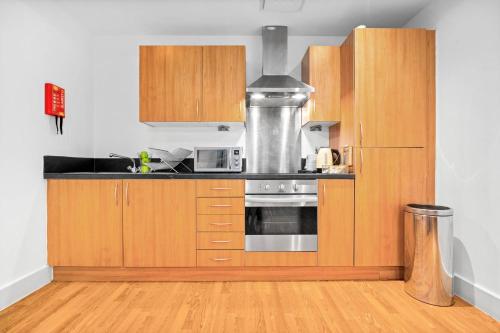 Foto 2-Bedroom Apartment in Heart of the City - China Town - Balcony - Secure Parking Included 48A 5