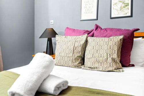 Foto 2-Bedroom Apartment in Heart of the City - China Town - Balcony - Secure Parking Included 48A 3