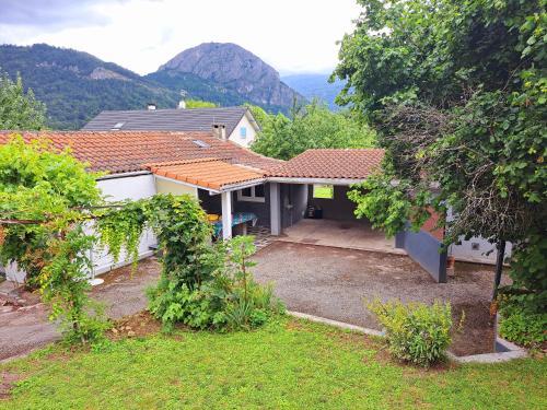 Nespecifikovaný výhled na hory nebo výhled na hory při pohledu z apartmánu