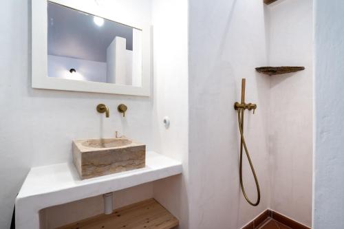 Gallery image of Hortas de Baixo - Rustic Retreat in Esperança