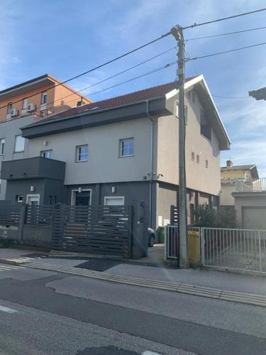Castello Tre Premium