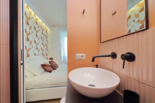 YCH-Colorful and classy apartment near Fori Imperiali