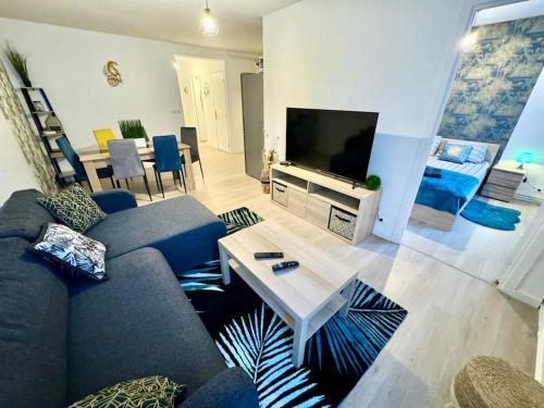 Confortable T4 Équipé à Roubaix - 200m Métro