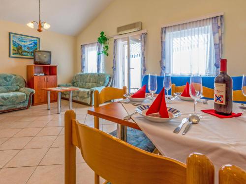 Χώρος καθιστικού στο Apartment Delfin-5 by Interhome
