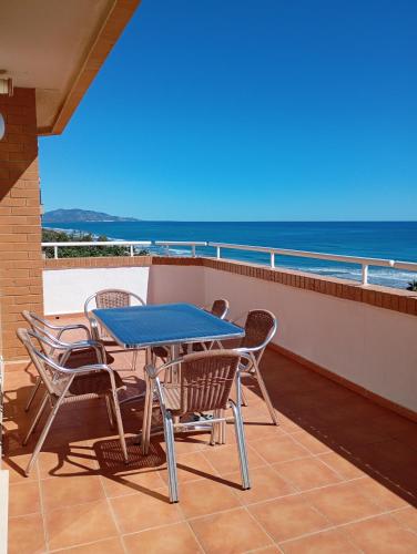Apartamentos Danesp-Playa de les Amplaries Marina Dor- Frontales al Mar