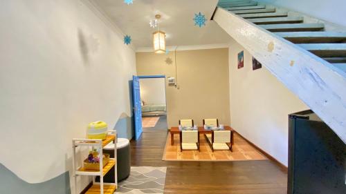 Кухня или мини-кухня в Rooftop Suites Pusat Kota Pontianak
