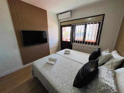 En Playa Las Vistas. Veramar. FREE PARKING, POOL!