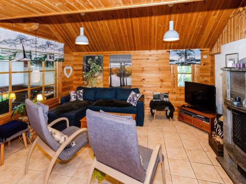 Χώρος καθιστικού στο Holiday Home Purnukka by Interhome