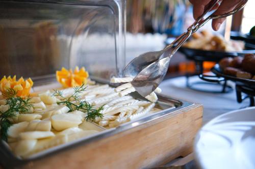 Jídlo v hotelu nebo okolí