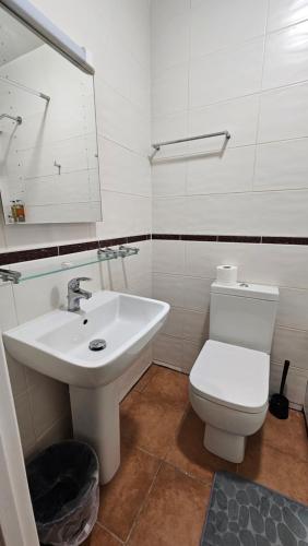 Koupelna v ubytování Newly renovated Studios & Ensuite Rooms! - Camberwell