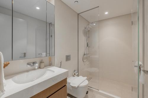White Sage Sun and Sand 1BR at Beach Isle Emaar BeachFront photo 3