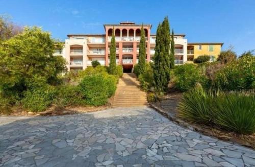 Κήπος έξω από το Blue Bay Issambres